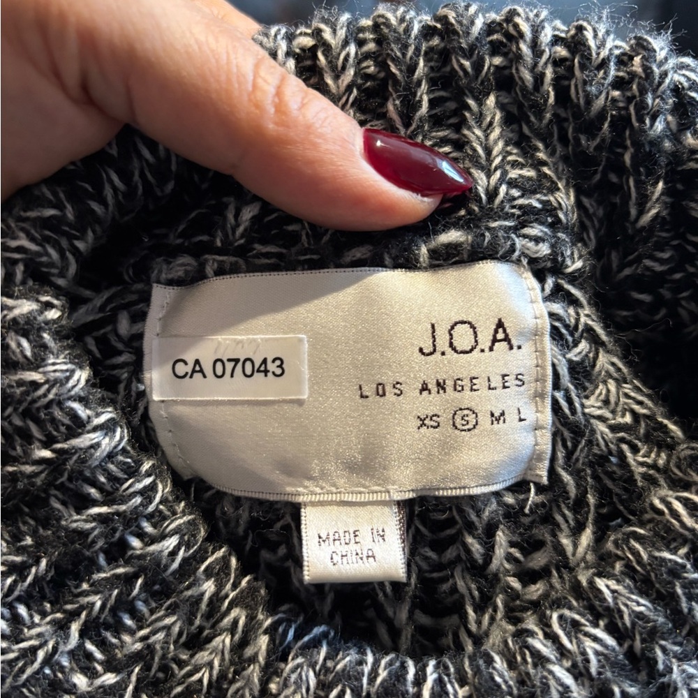 J.O.A. Women's Charcoal and Ivory Sweater
